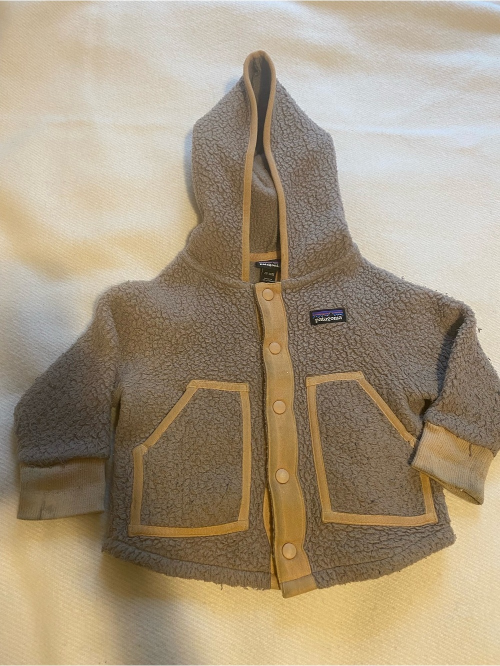 Patagonia Baby Teddy Fleece Hooded Snap Jacket 12-18M Taupe Beige